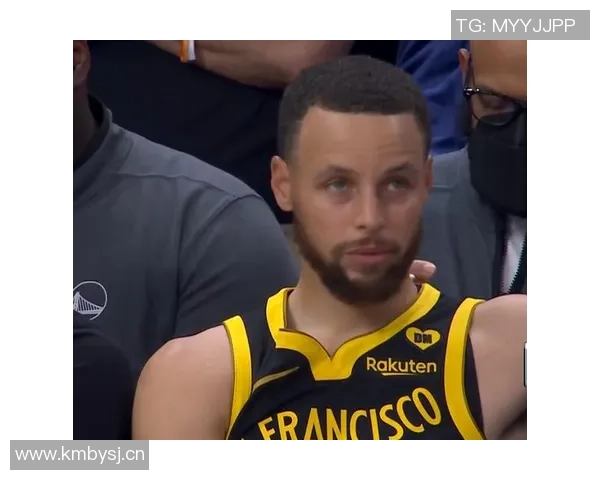 理查德成为球队历史第三位新秀单场30分5三分与库里穆迪并肩前行 理查德成为球队历史第三位新秀单场30分5三分与库里穆迪并肩前行