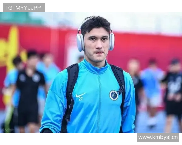 泰国队防守犯规引发争议拜合拉木模仿对手动作表达不满