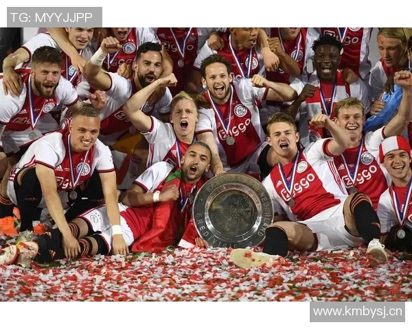 德天空报道法兰克福计划今夏引进阿贾克斯17岁中场新星斯图尔