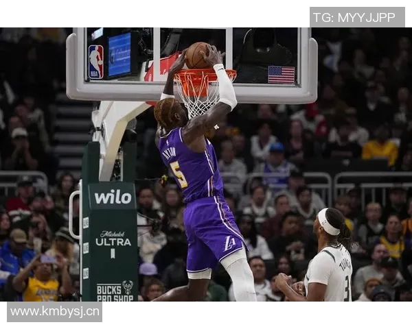 艾顿本季表现回暖15场比赛中6场20分10篮板与上季持平